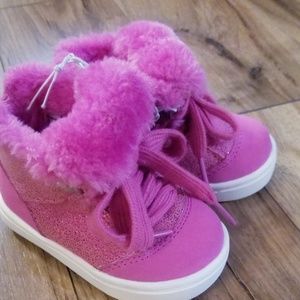 New Size 4 baby shoes oshkosh